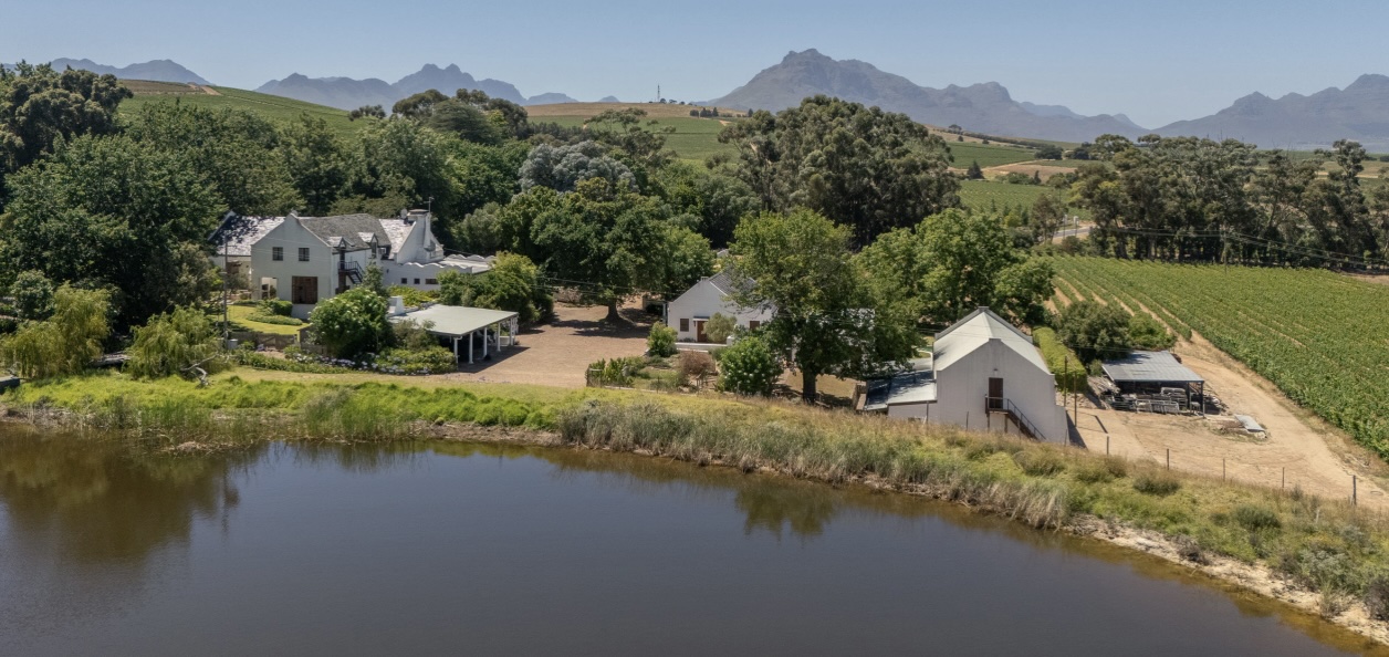 Awemybru Studio Estate